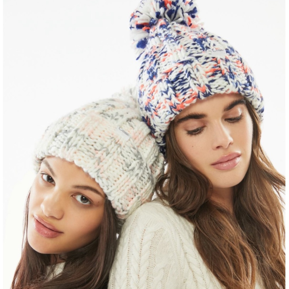 🧶 UO Coal the Opal Chunky Knit Pom Beanie
